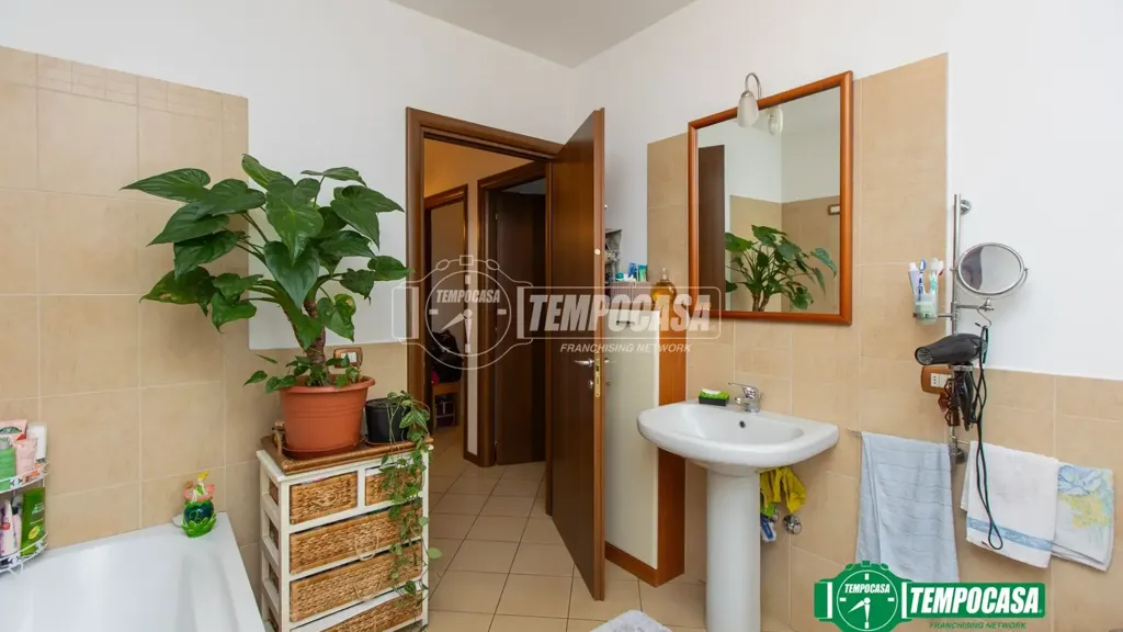 Salles de bain - Semi-detached Villa with Garden in Caltignaga