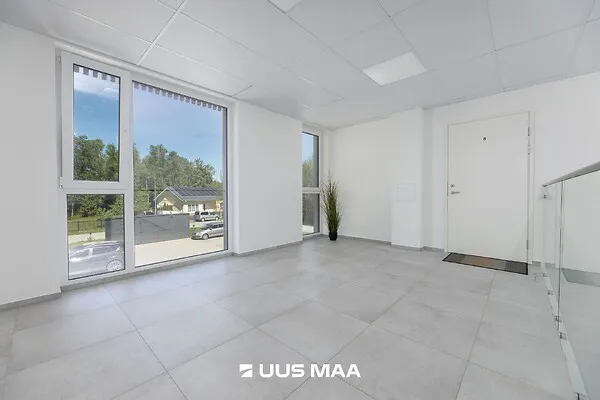 Esik - Modernised Apartment with Garden in Kohila