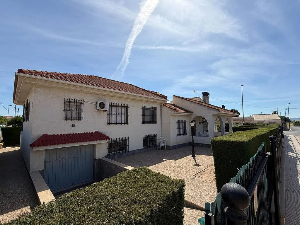 Välivaade - Chalet with Pool and Terrace in La Puebla
