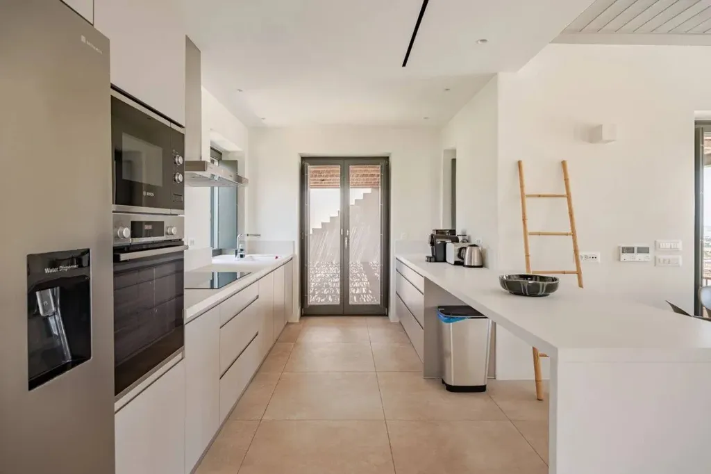 Cuisine - Contemporary Cycladic House with Pool in Paros