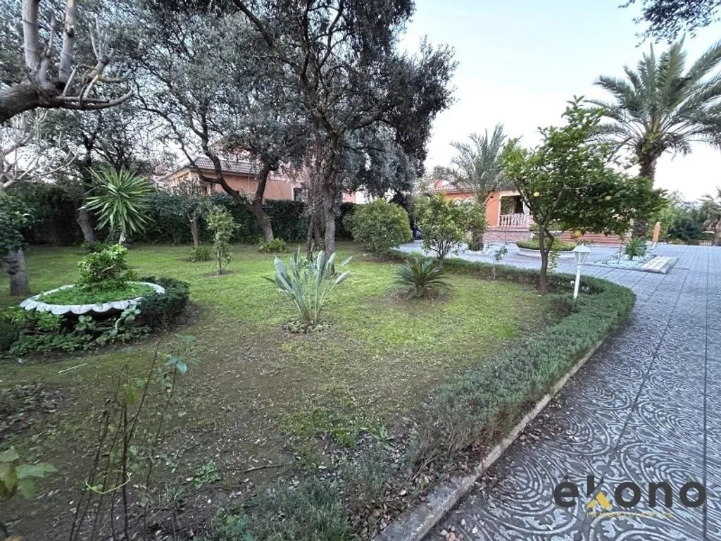 Aed - 7-Bedroom House with Pool in Cordova