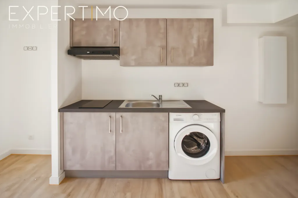 Kitchen - Rental Property with Commercial Space in Gap