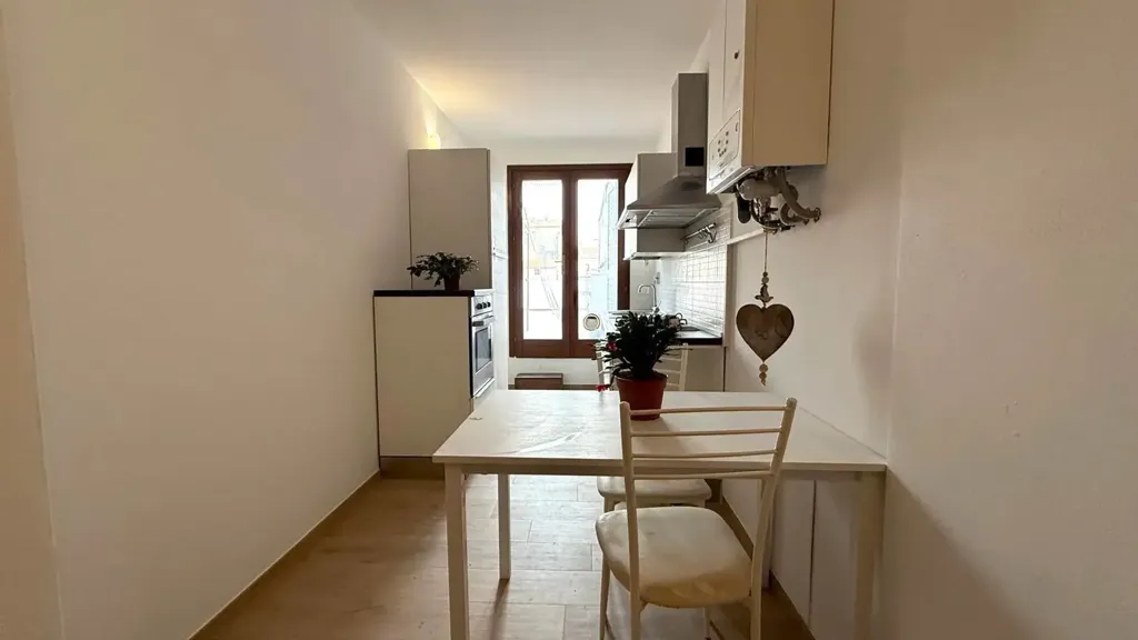 Söögituba - Rustic-Style Flat with Terrace in Cecina
