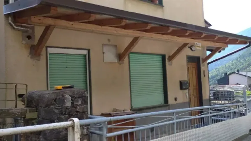 Balcon - Rustic Trilocale with Terrace in Berbenno