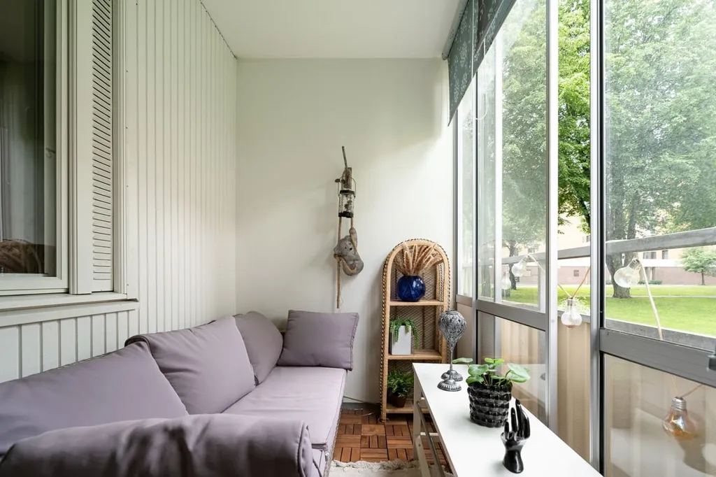 Rõdu - Two-Bedroom Flat with West-Facing Balcony in Gävle