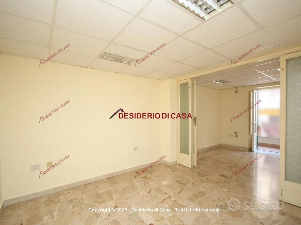 Pièces - Office with Balcony in Bagheria Centre