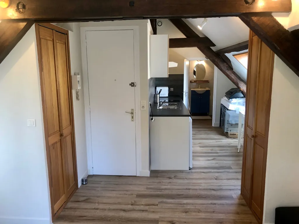 Hallway - Meubled Studio with City Centre Proximity in Troyes