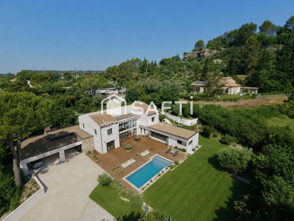 Vue aérienne - Villa Contemporaine avec Piscine à Pujaut