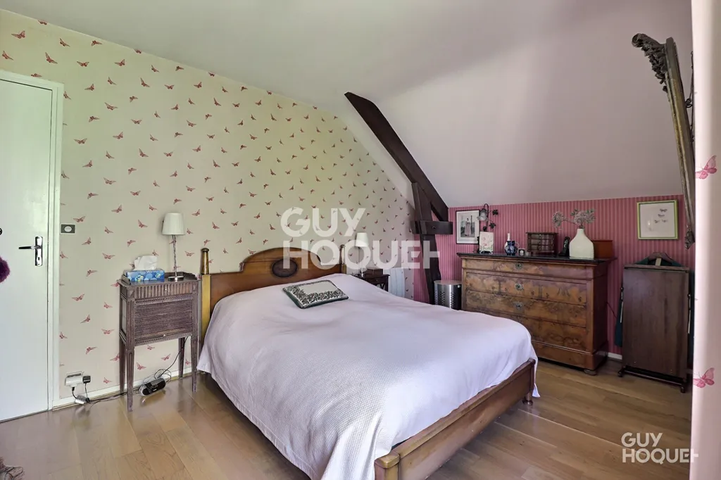 Maison 7 pièces à Sainte-Geneviève-des-Bois