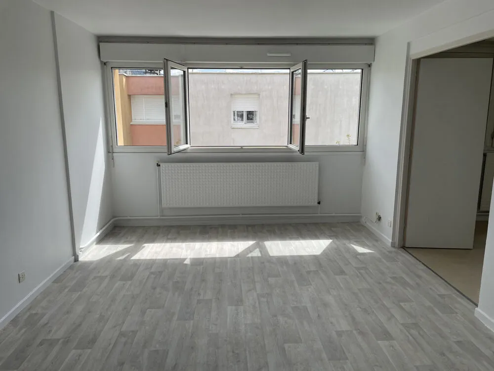 Toad - Bright 3-Piece Apartment with Terrace in Arbent