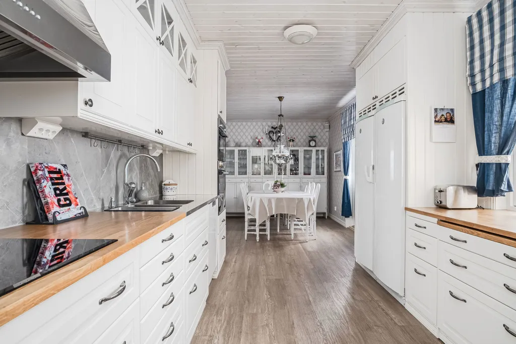 Köök - Villa with Lakeside Double Plot in Lucksta