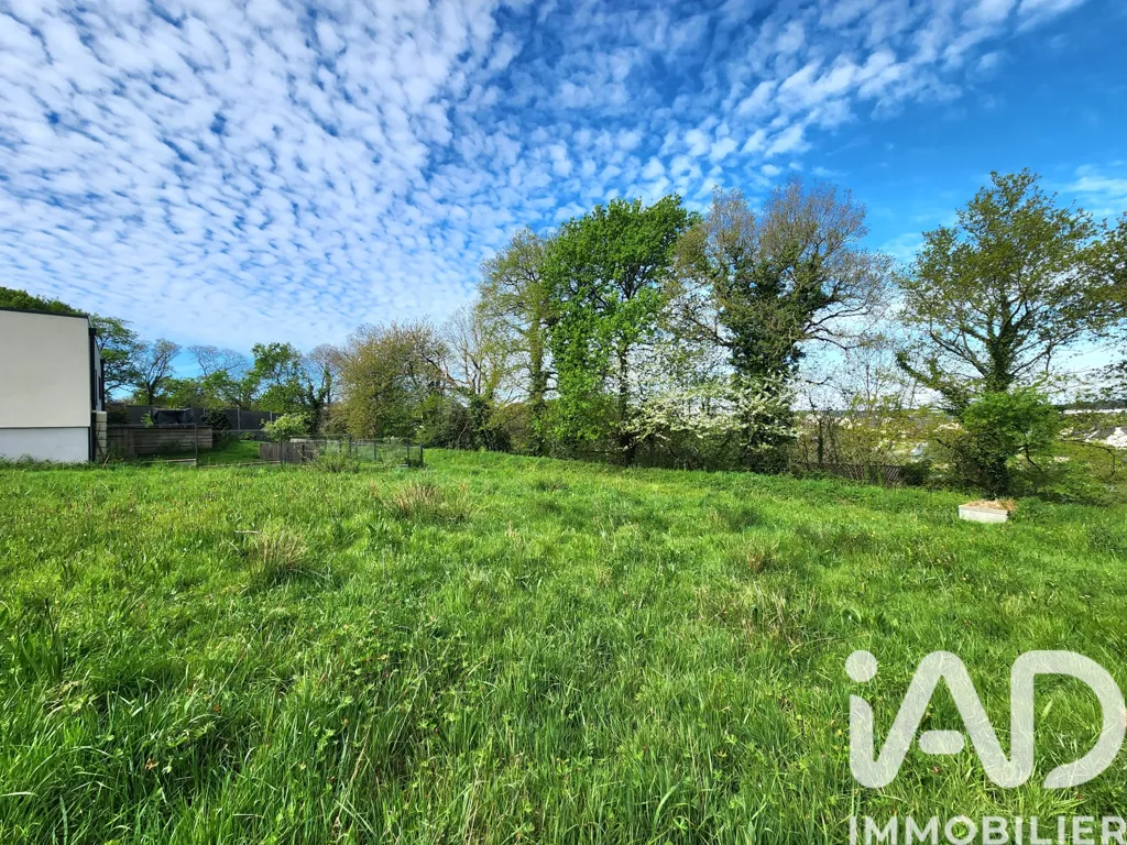 Aed - Buildable Plot with Tree View in Bain-de-Bretagne