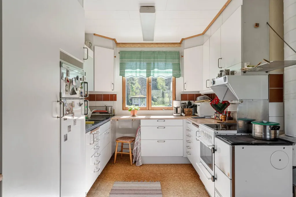 Köök - Villa with Balcony in Ekeby, Nyköping