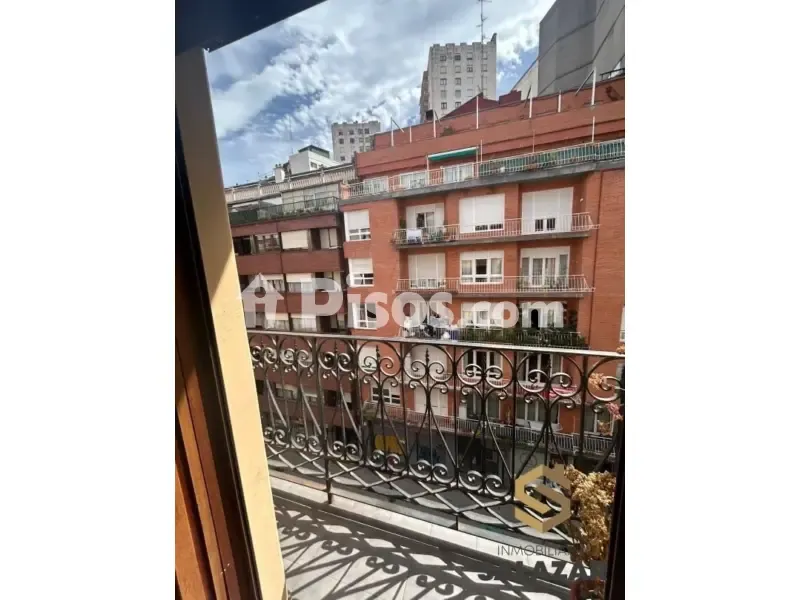 Rõdu - Student Flat with Balcony in Bilbao