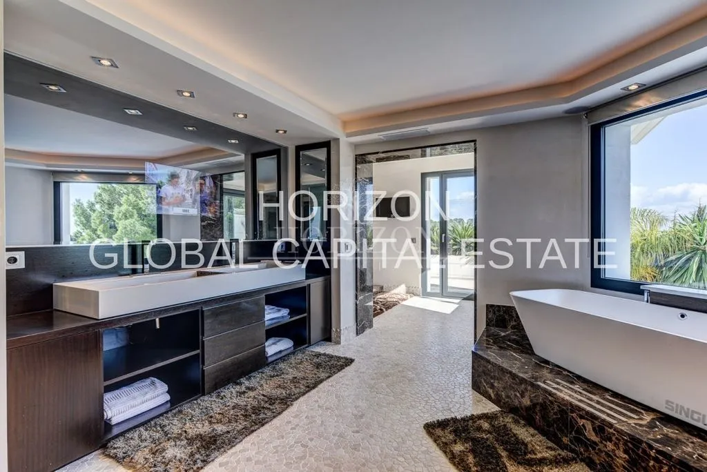 Vannitoad - Luxury Villa with Sea View in Bendinat