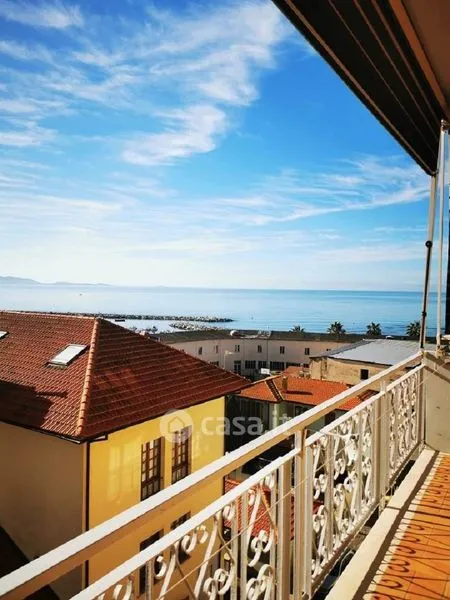Rõdu - Apartment with Sea View in Follonica