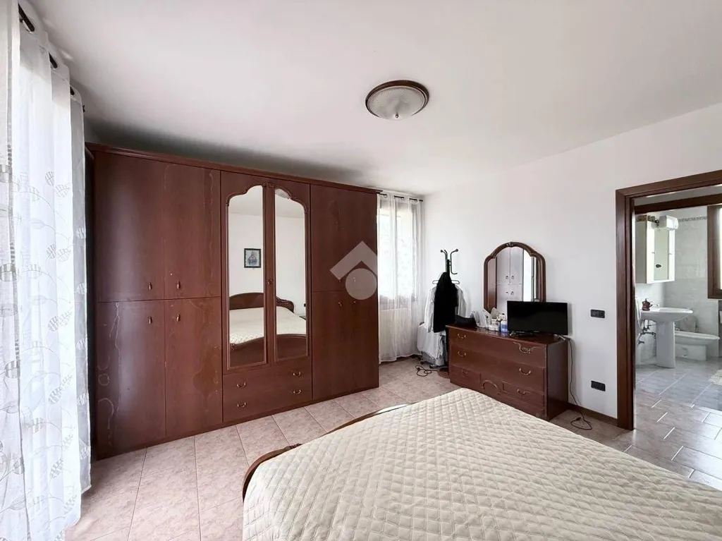 Magamistoad - Three-Bedroom Apartment with Private Terrace in Teolo