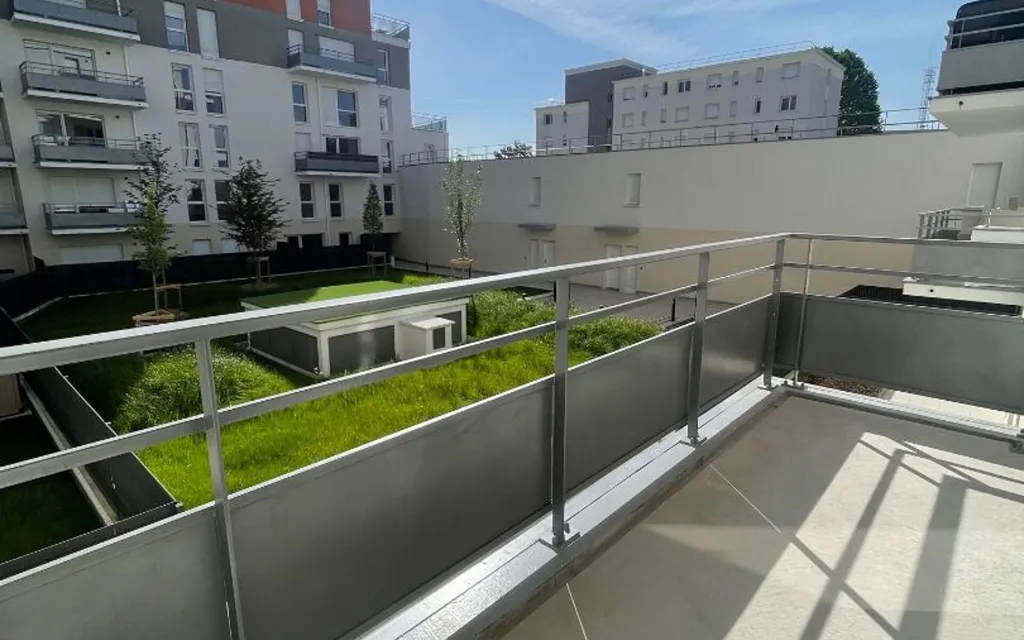 Balcon - Studio avec Balcon et Parking à Dugny