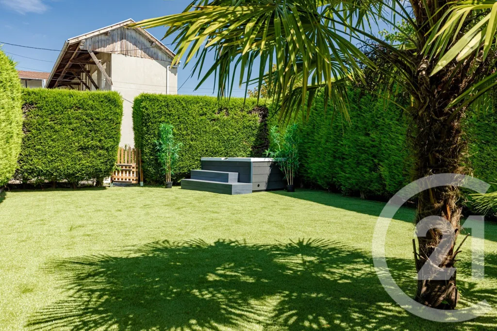 Jardin - Maison Rénovée avec Jardin à Moirans