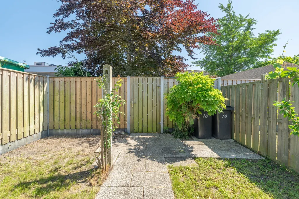 Giardino - Characterful Semi-detached House with Deep Garden in Yerseke