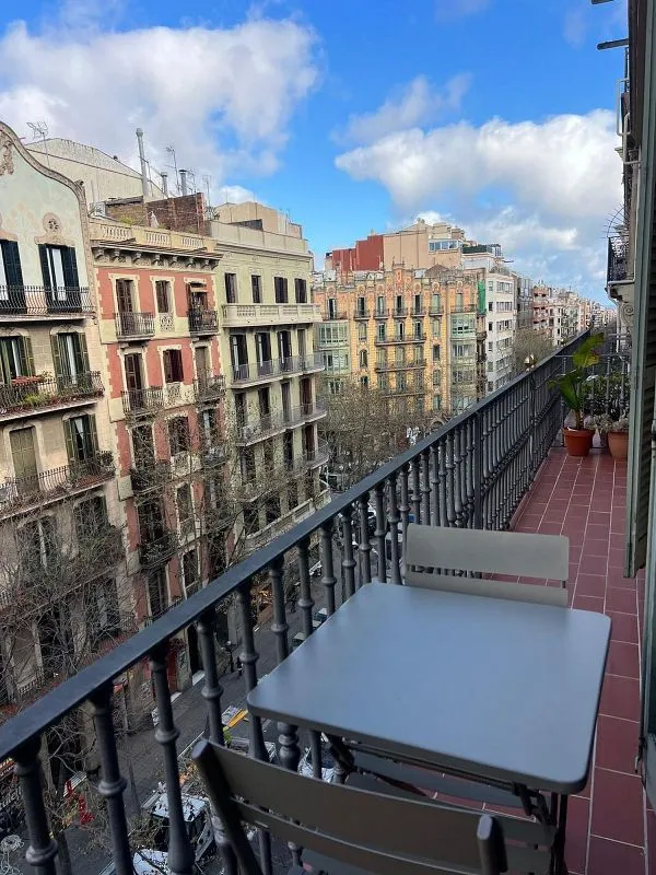 Rõdu - Furnished Flat with Balcony in Aribau/Diagonal, Barcelona