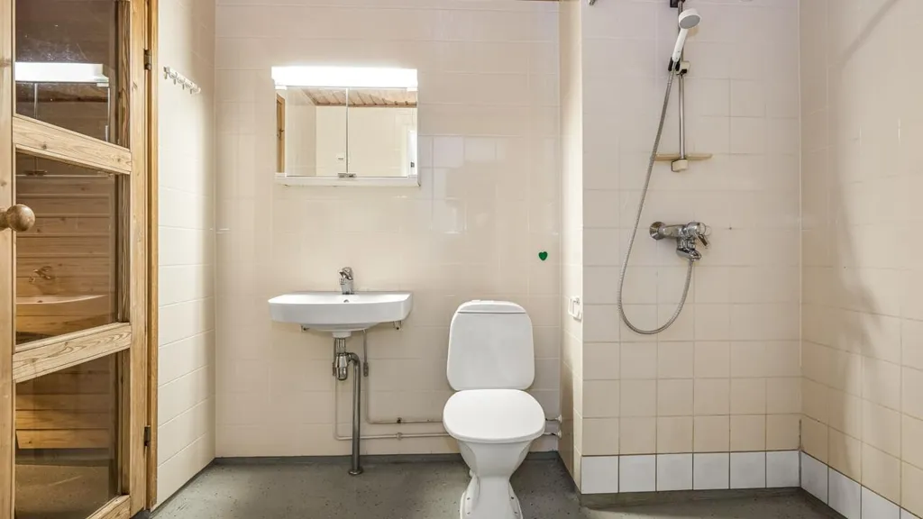 Bagni - Spacious Rental Flat with Sauna in Vuosaari, Helsinki