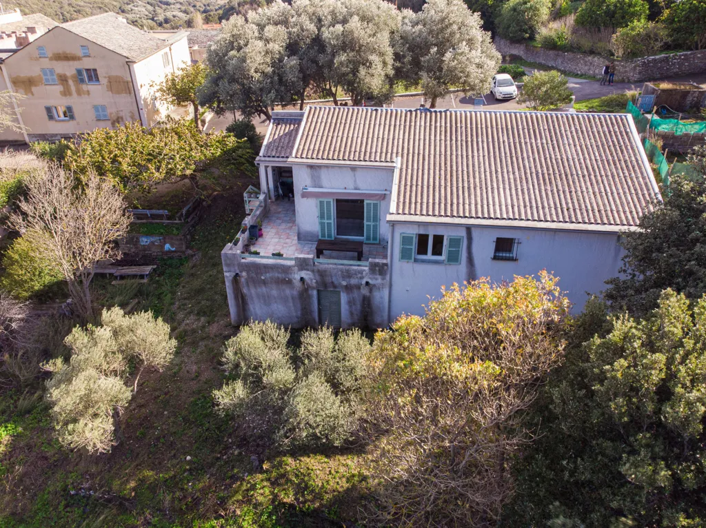 Vue aérienne - Bungalow de plain-pied avec terrasse à Luri