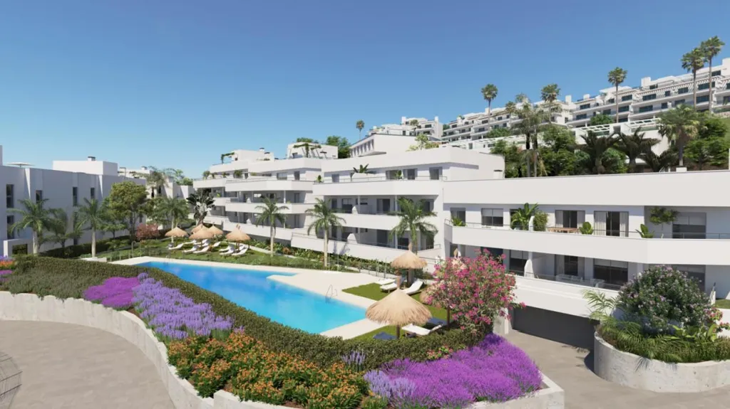Piscine - 3-Bedroom Apartment with Pool in Estepona
