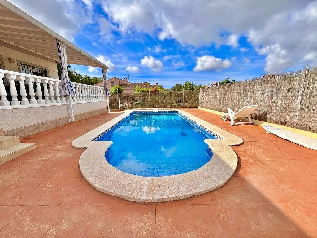 Bassein - Chalet with Pool and Terrace in Calafell Parc
