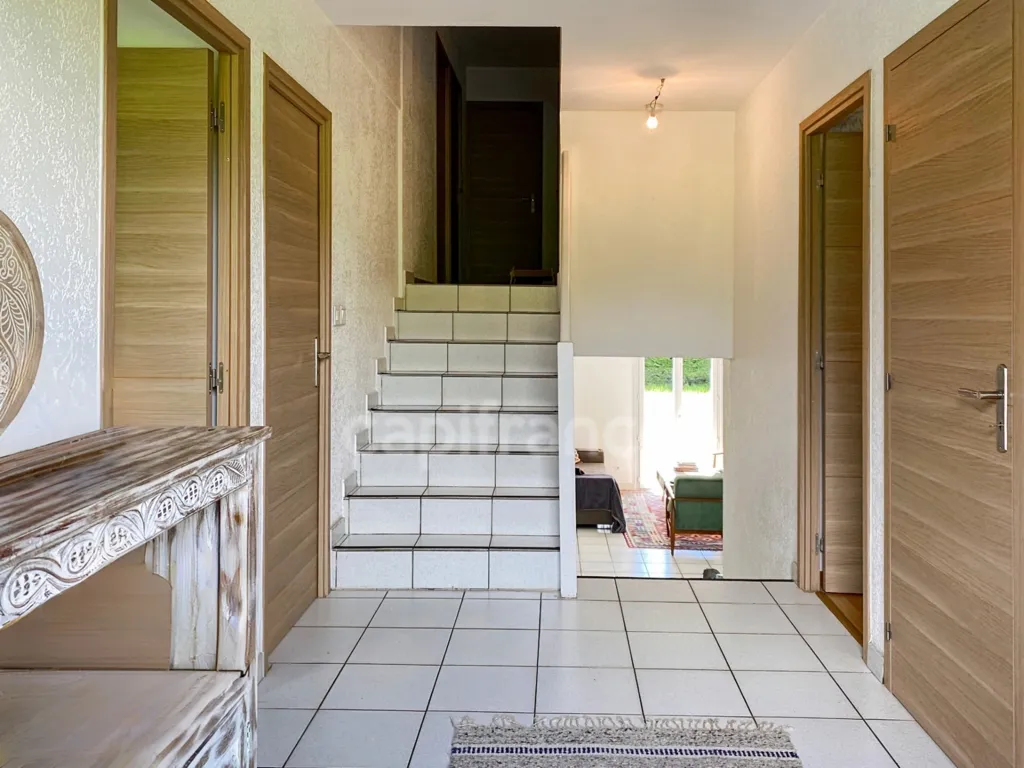 Entrée - Maison avec Terrasse et Jardin à Prévessin-Moëns