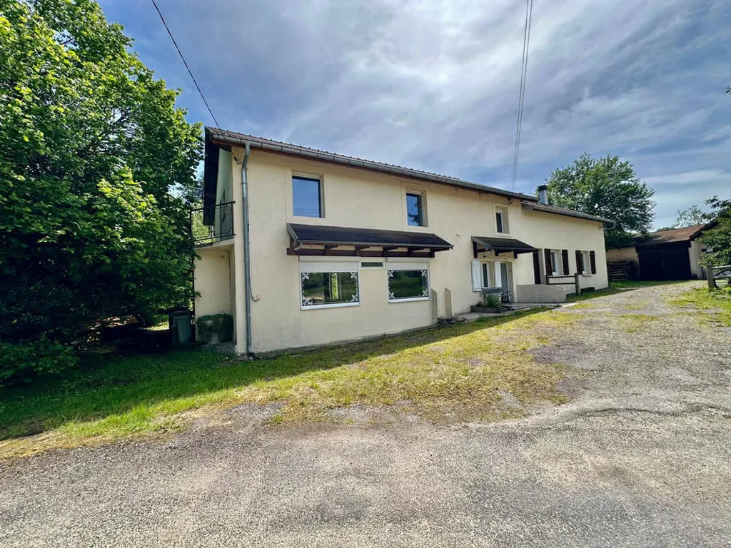 Extérieur - Ancien Restaurant à Usage d'Habitation avec Jardin à Genevreuille