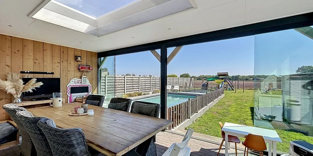 Terrasse - Maison Familiale avec Piscine Chauffée à Hamont
