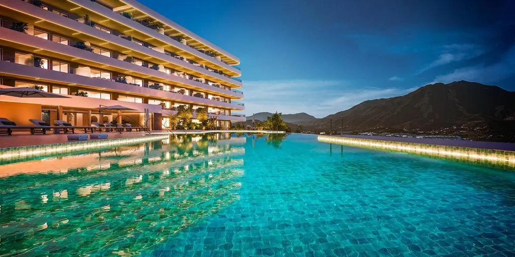 Bassein - Luxury Flat with Pool in Estepona