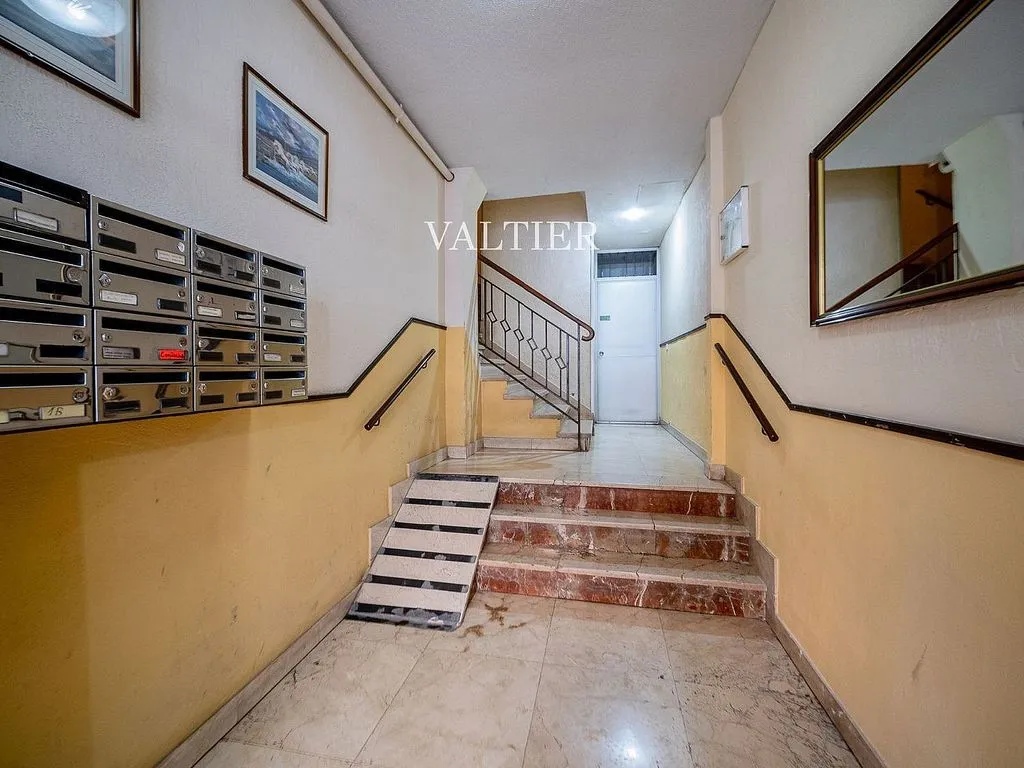 hallway_entrance
