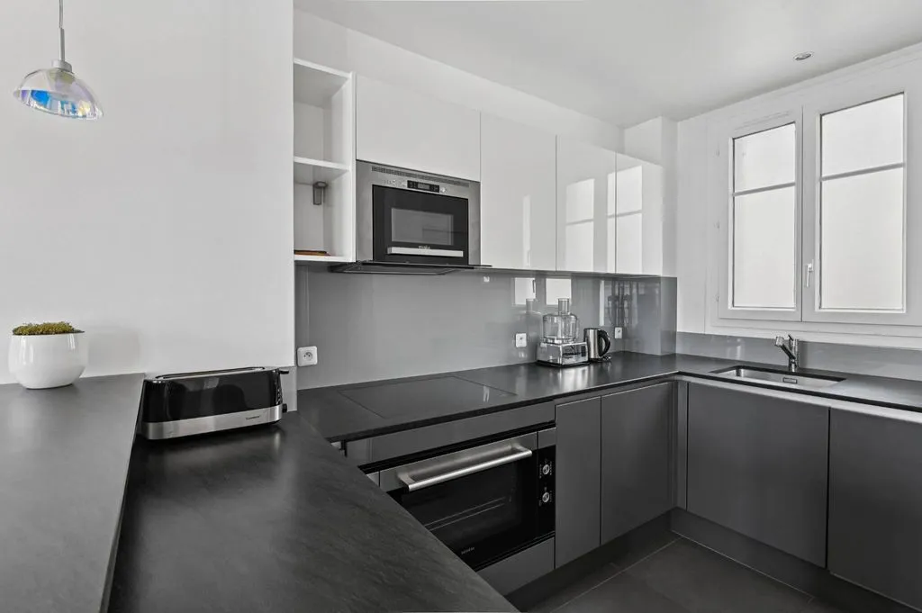 Cuisine - Pied à Terre Duplex avec Vue Tour Eiffel à Paris XVI