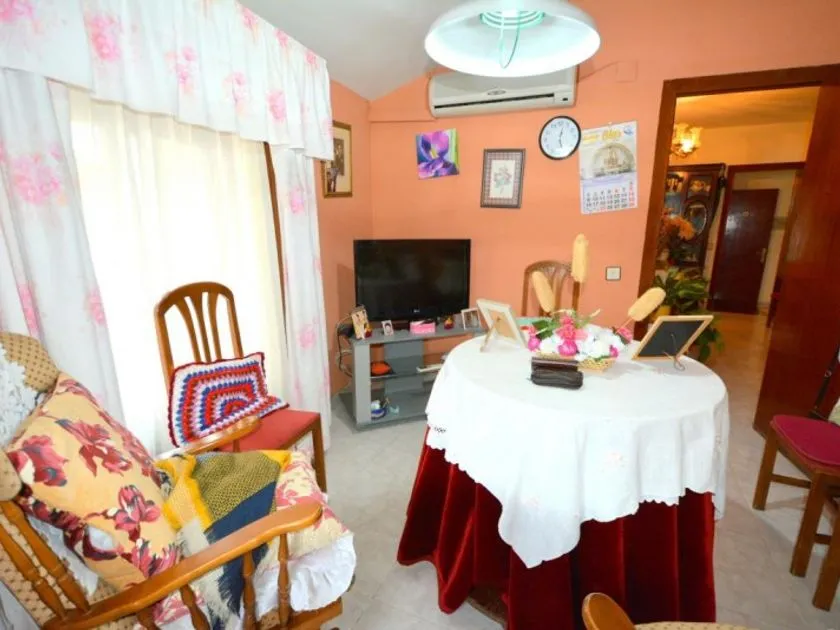 Salle à manger - Traditional Chalet with Historic Charm in Cáceres