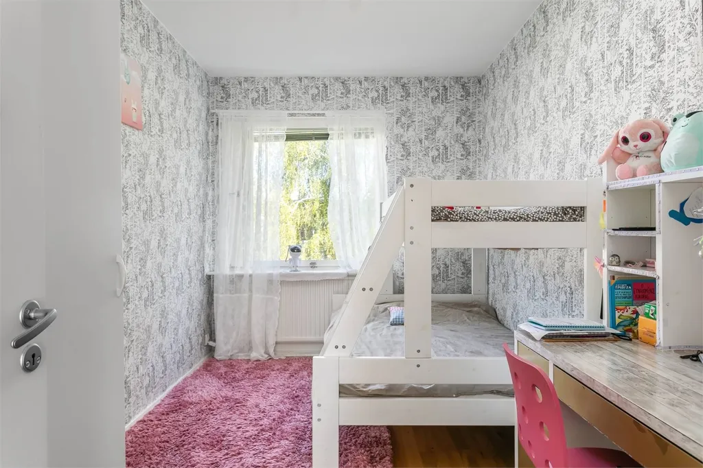 Magamistoad - Renovated Apartment with Balcony in Kungsängen