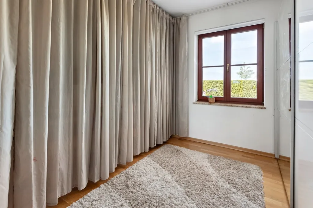 Chambres - Corner Plot Stone House with Garden in Quiet Location