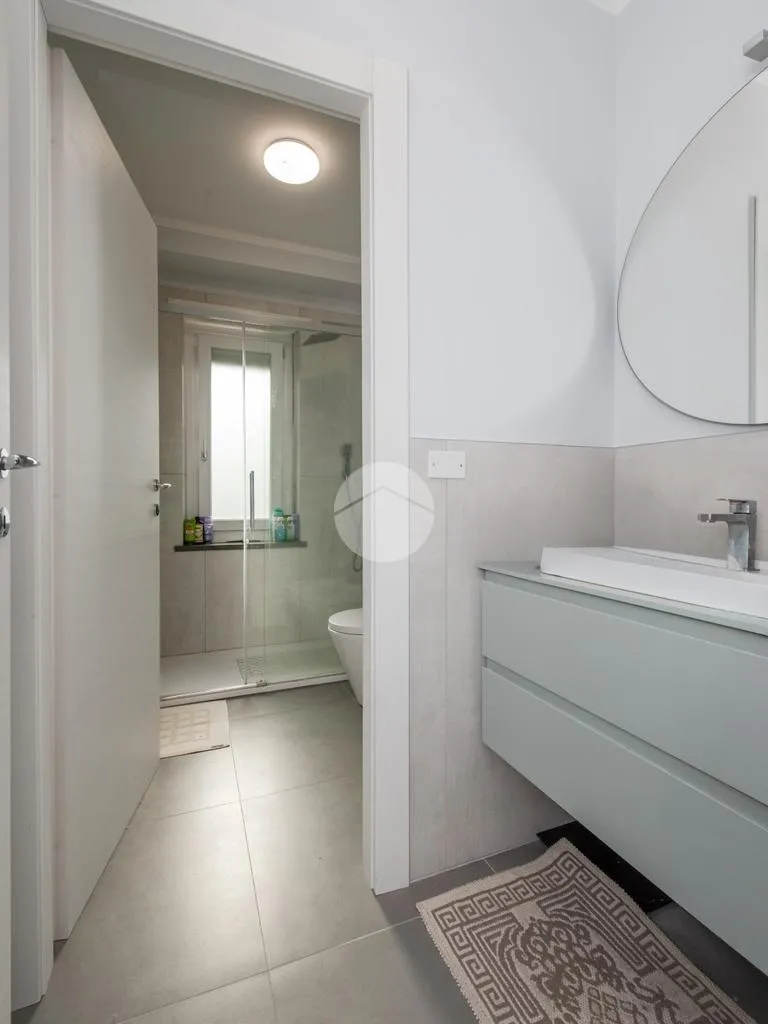 Bagni - Fully Rented Apartment with Balcony in Giaveno
