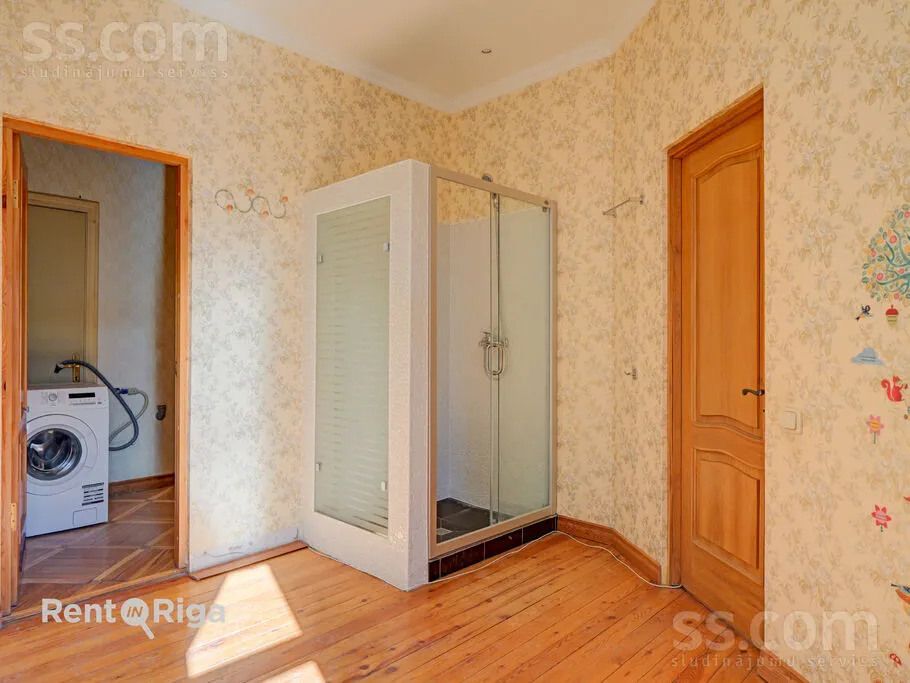 Appartement 4 pièces à Rīga