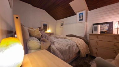 Chambres - Maison Rénovée avec Vue Panoramique à Vollezele