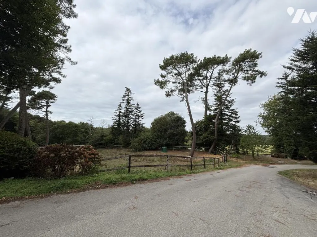 Giardino - Architectural House with Equestrian Facilities in Ploemeur