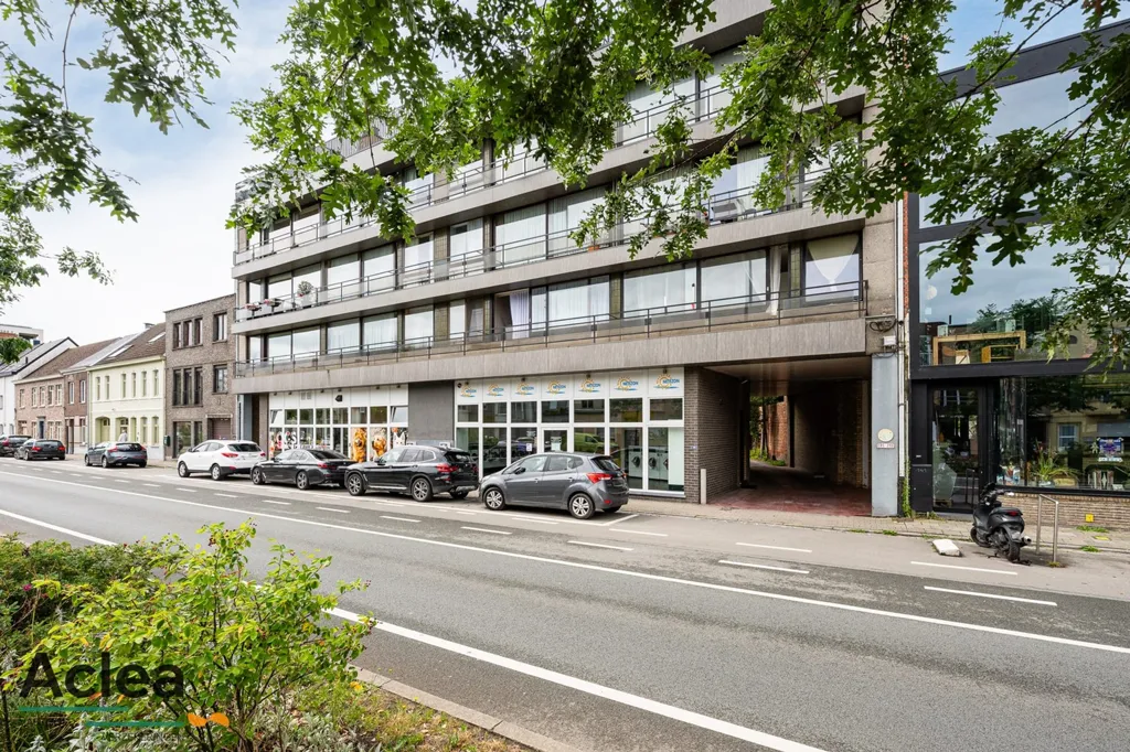Extérieur - Appartement avec Balcon et Vue sur l'Église à Eeklo