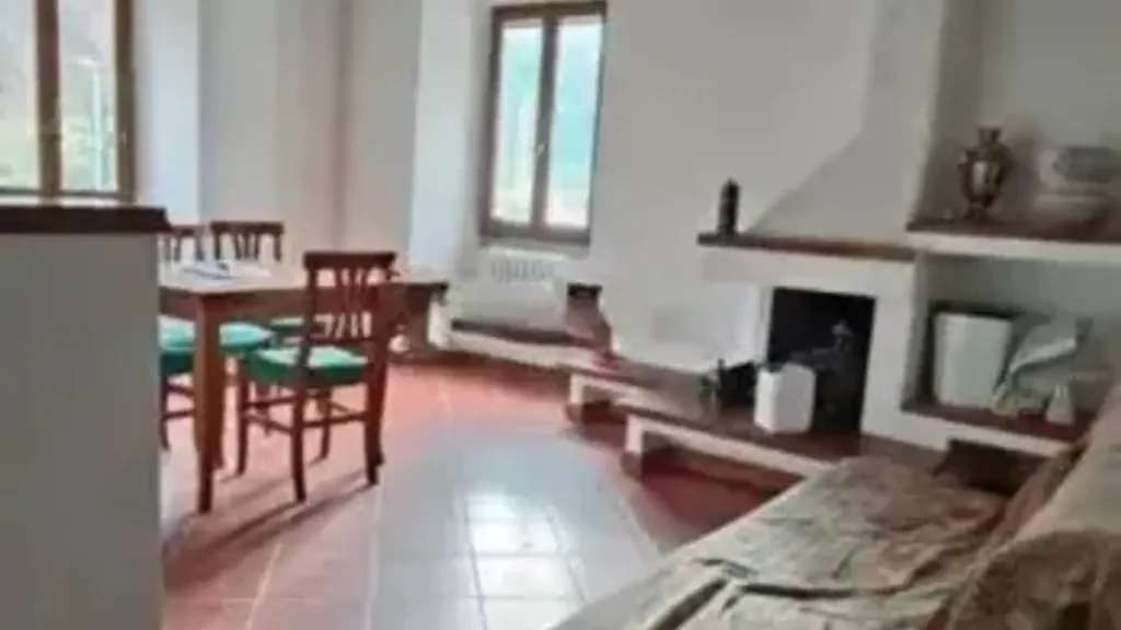 Salle à manger - Rustic-Style Flat with Fireplace in San Godenzo