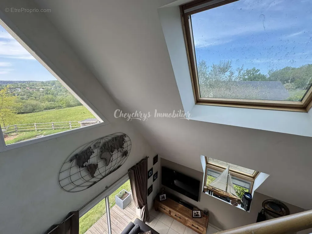 Toad - Contemporary Architectural House with Valley View