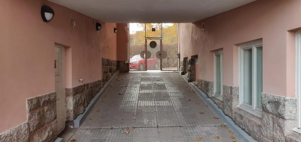 hallway_entrance