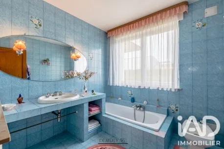 Salles de bain - Maison de 6 Pièces avec Terrasse à Lexy