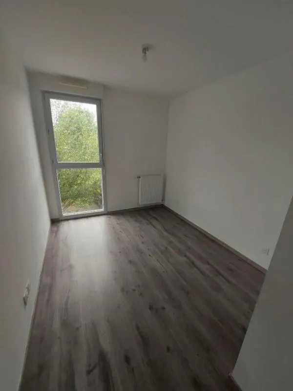 Pièces - Appartement T3 avec Balcon à Begles