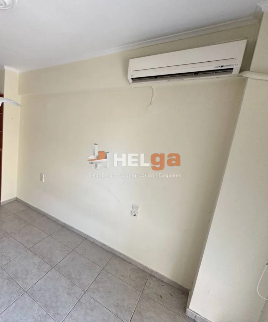 Elutuba - Studio Apartment with Balcony in Patras