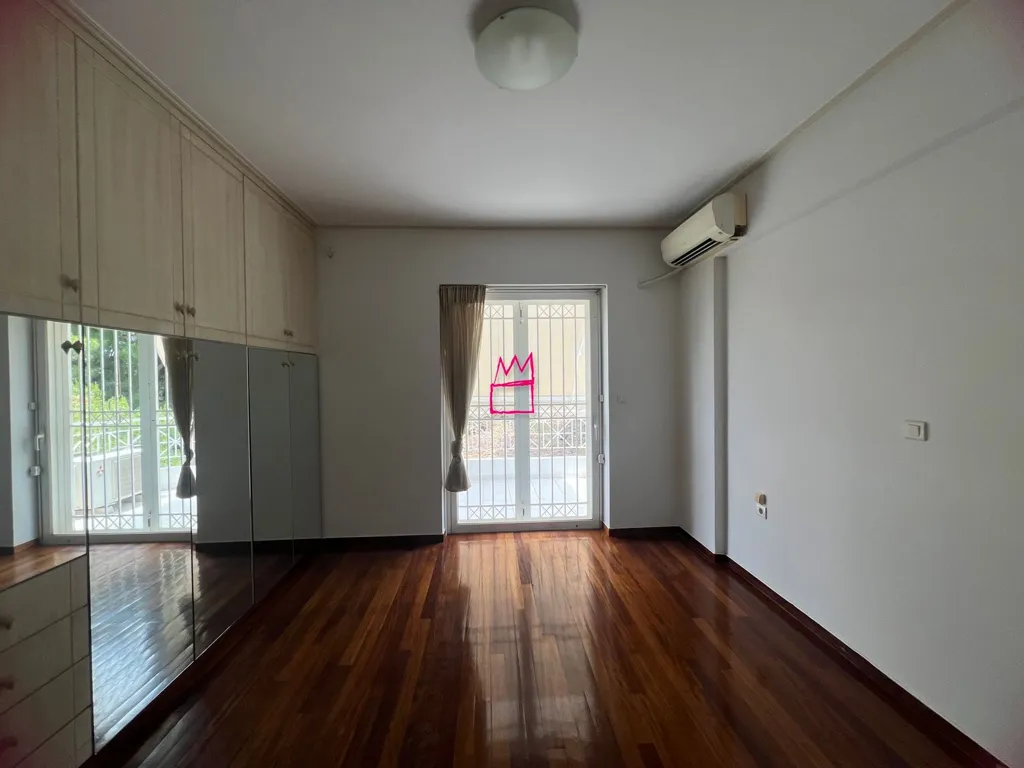 Pièces - Luxurious Apartment with Forest View in Vouliagmeni